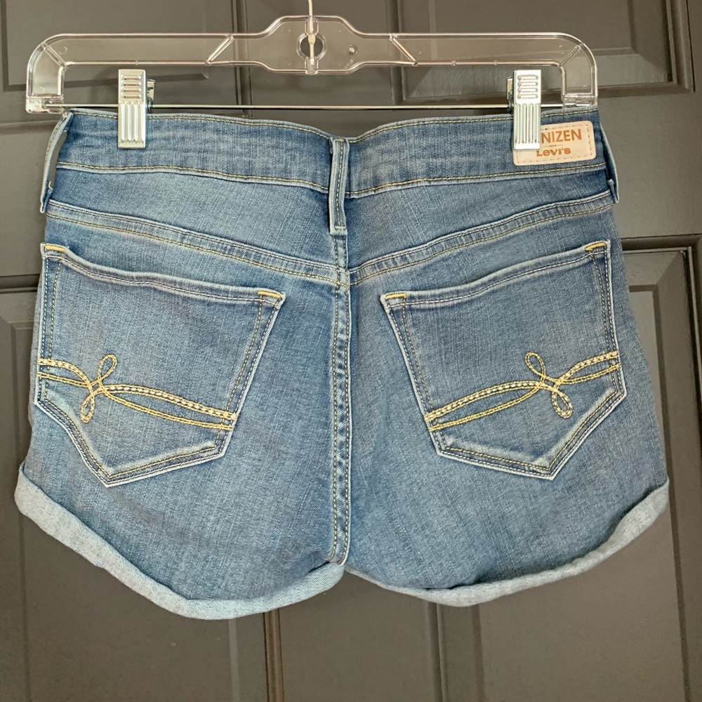 Shorts - Picture 3 of 3